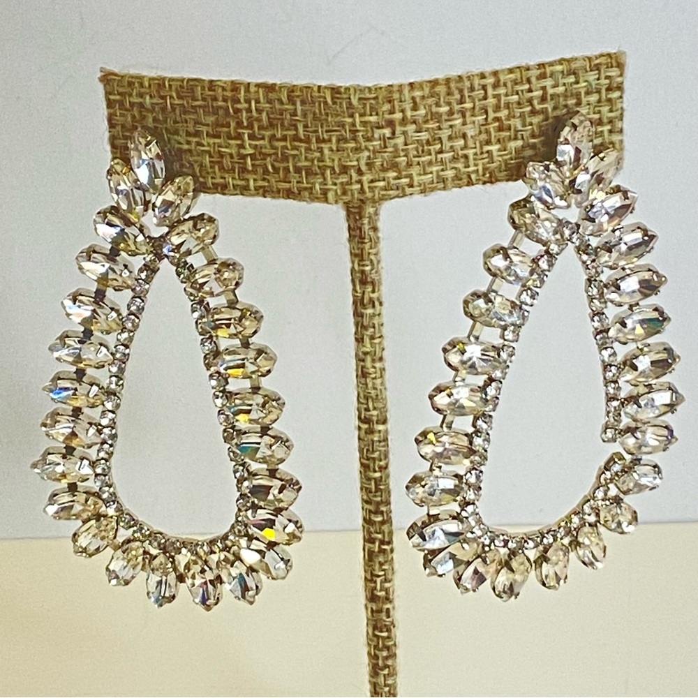 Vintage Style Rhinestone Earrings Crystal Teardrop Silver Tone Statement Pierced